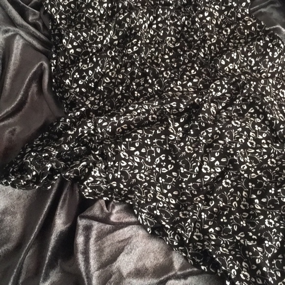 Black & white flowy shorts - Picture 3 of 6